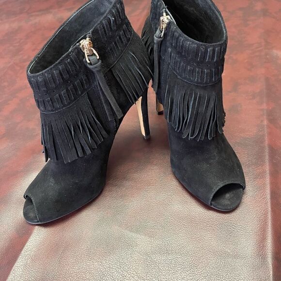 Rebecca Minkoff black suede fringe heels, size 6 1/2 - Picture 4 of 13